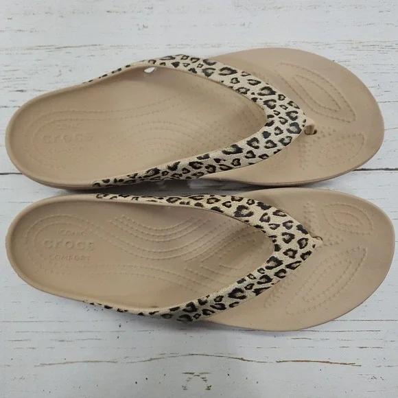 Crocs Kadee II Sandals Womens 9 Tan Brown Leopard Comfort Thong Flip Flop Beach - Picture 5 of 8